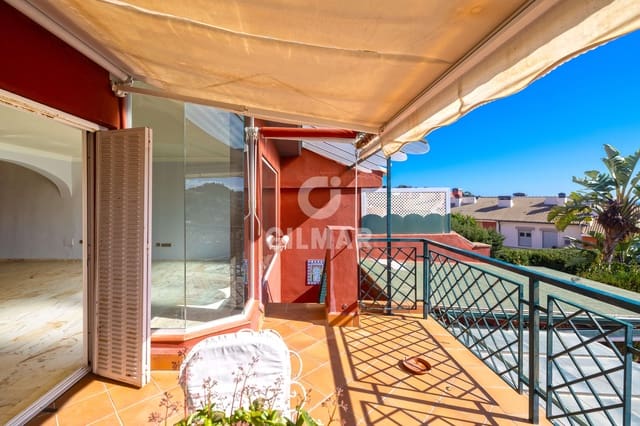 5 slaapkamer Rijtjeshuis te koop in El Limonar, Málaga stad met zwembad garage - € 950.000 (Ref: 9976447)