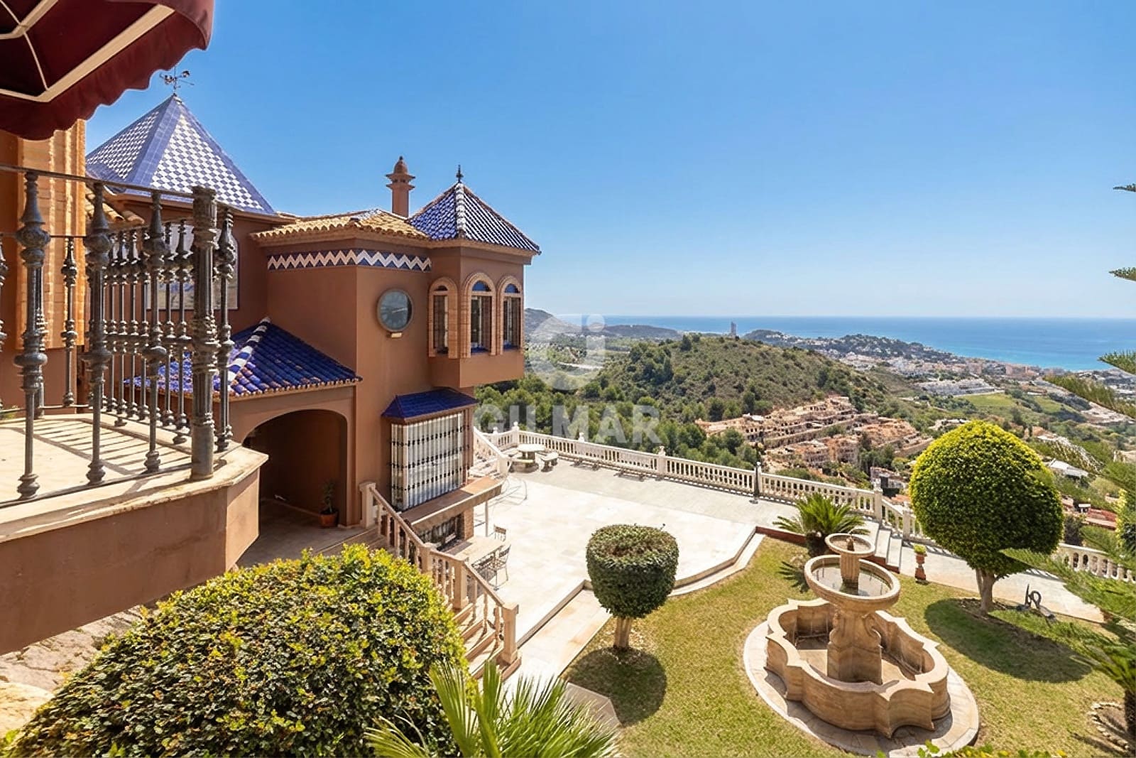 10 soverom Villa til salgs i Malaga by med svømmebasseng garasje - € 2 600 000 (Ref: 9976452)