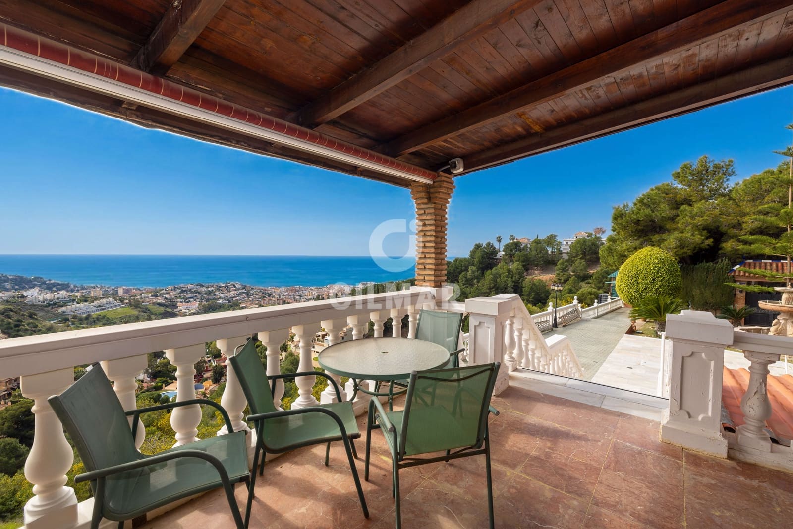 10 soverom Villa til salgs i Malaga by med svømmebasseng garasje - € 2 600 000 (Ref: 9976452)