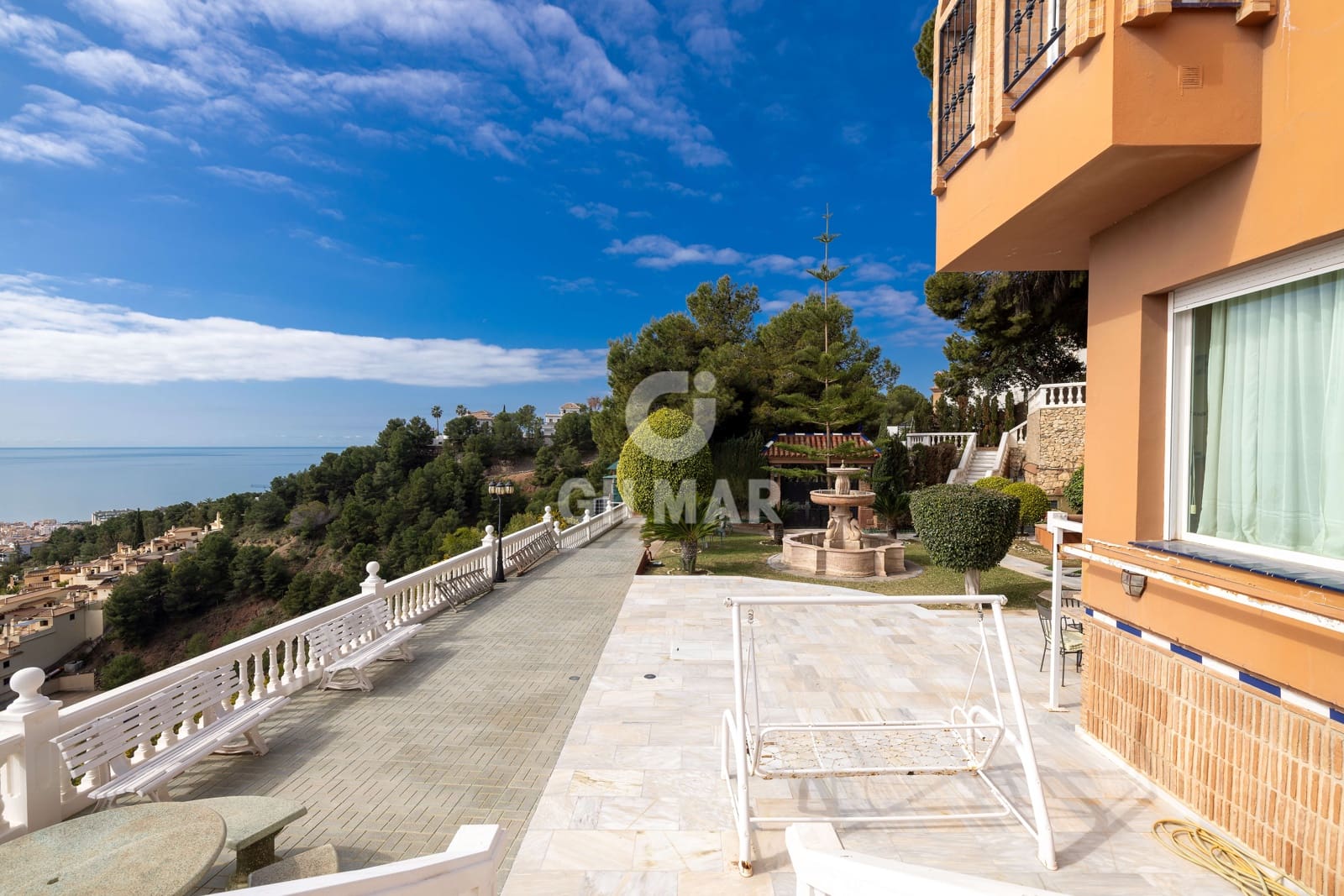 10 soverom Villa til salgs i Malaga by med svømmebasseng garasje - € 2 600 000 (Ref: 9976452)