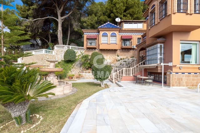 10 soverom Villa til salgs i Lomas de San Anton, Málaga by med svømmebasseng garasje - € 2 600 000 (Ref: 9976452)