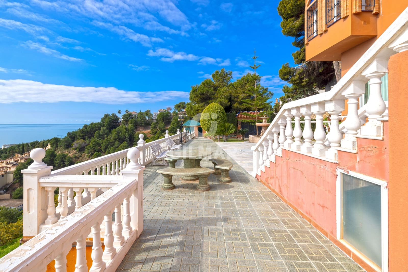 10 soverom Villa til salgs i Malaga by med svømmebasseng garasje - € 2 600 000 (Ref: 9976452)