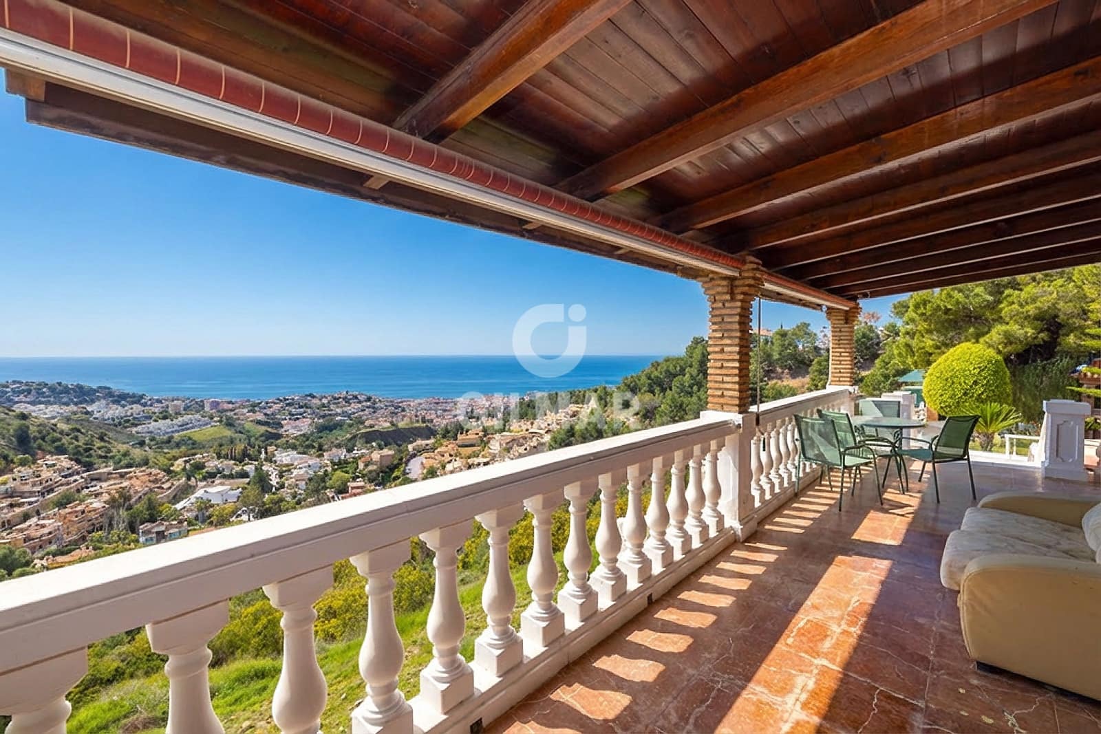 10 soverom Villa til salgs i Malaga by med svømmebasseng garasje - € 2 600 000 (Ref: 9976452)