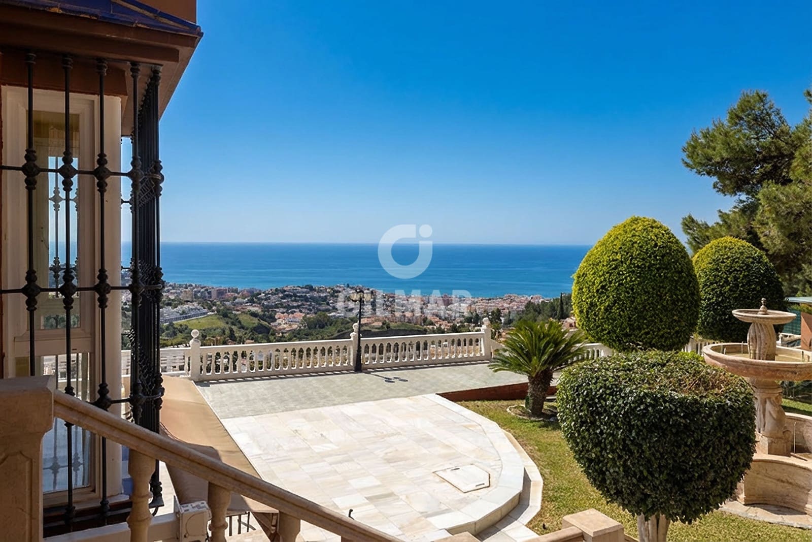 10 soverom Villa til salgs i Malaga by med svømmebasseng garasje - € 2 600 000 (Ref: 9976452)