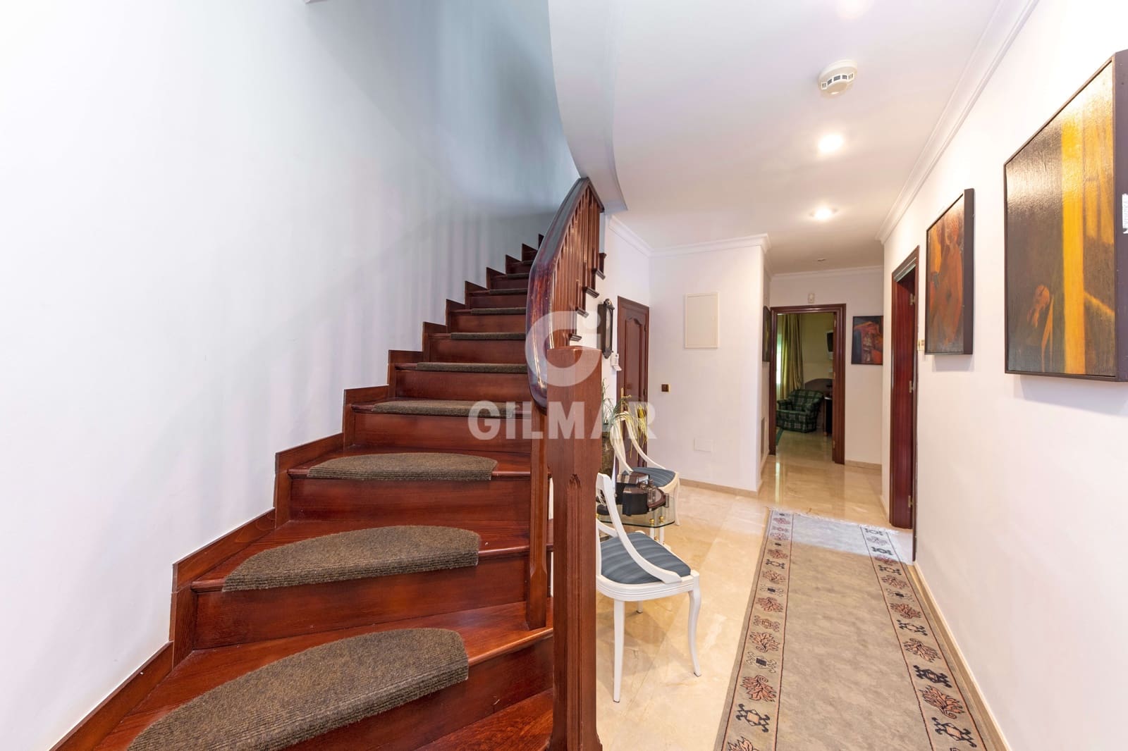10 soverom Villa til salgs i Malaga by med svømmebasseng garasje - € 2 600 000 (Ref: 9976452)