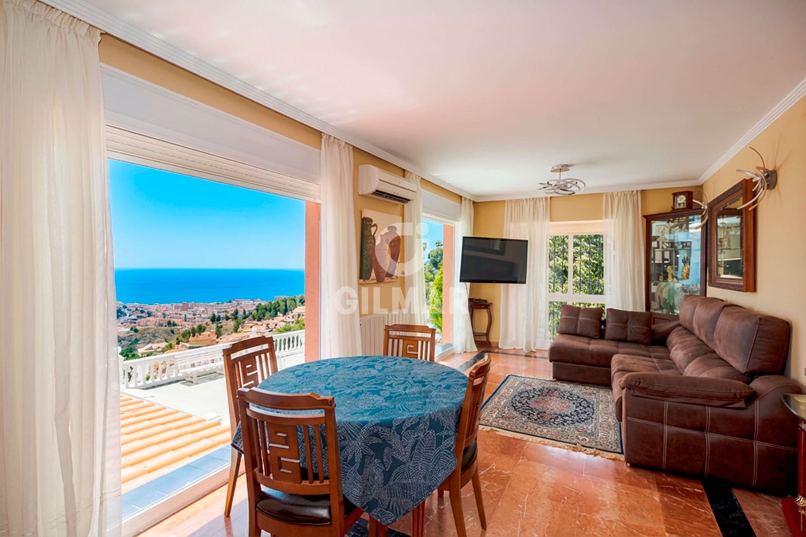 10 soverom Villa til salgs i Malaga by med svømmebasseng garasje - € 2 600 000 (Ref: 9976452)