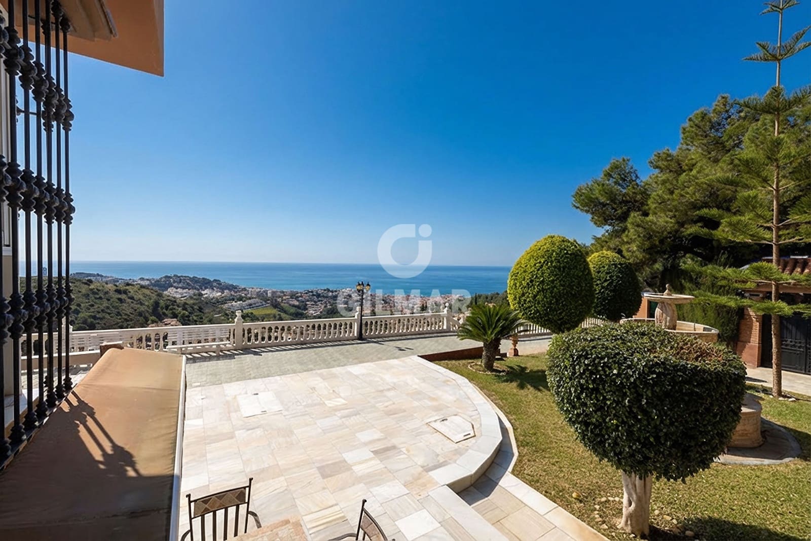 10 soverom Villa til salgs i Malaga by med svømmebasseng garasje - € 2 600 000 (Ref: 9976452)