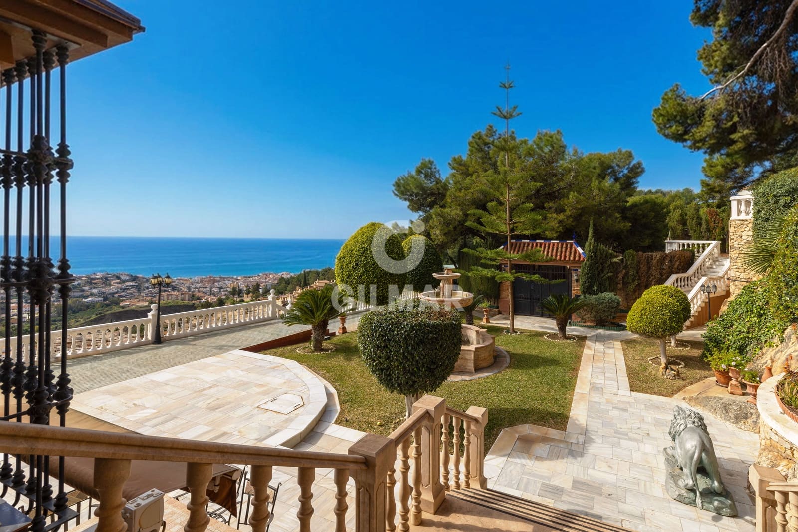 10 soverom Villa til salgs i Malaga by med svømmebasseng garasje - € 2 600 000 (Ref: 9976452)