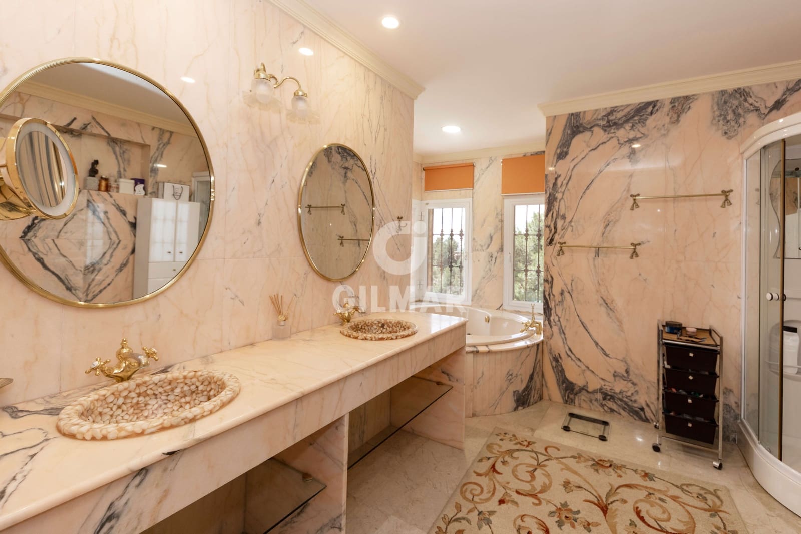 10 soverom Villa til salgs i Malaga by med svømmebasseng garasje - € 2 600 000 (Ref: 9976452)