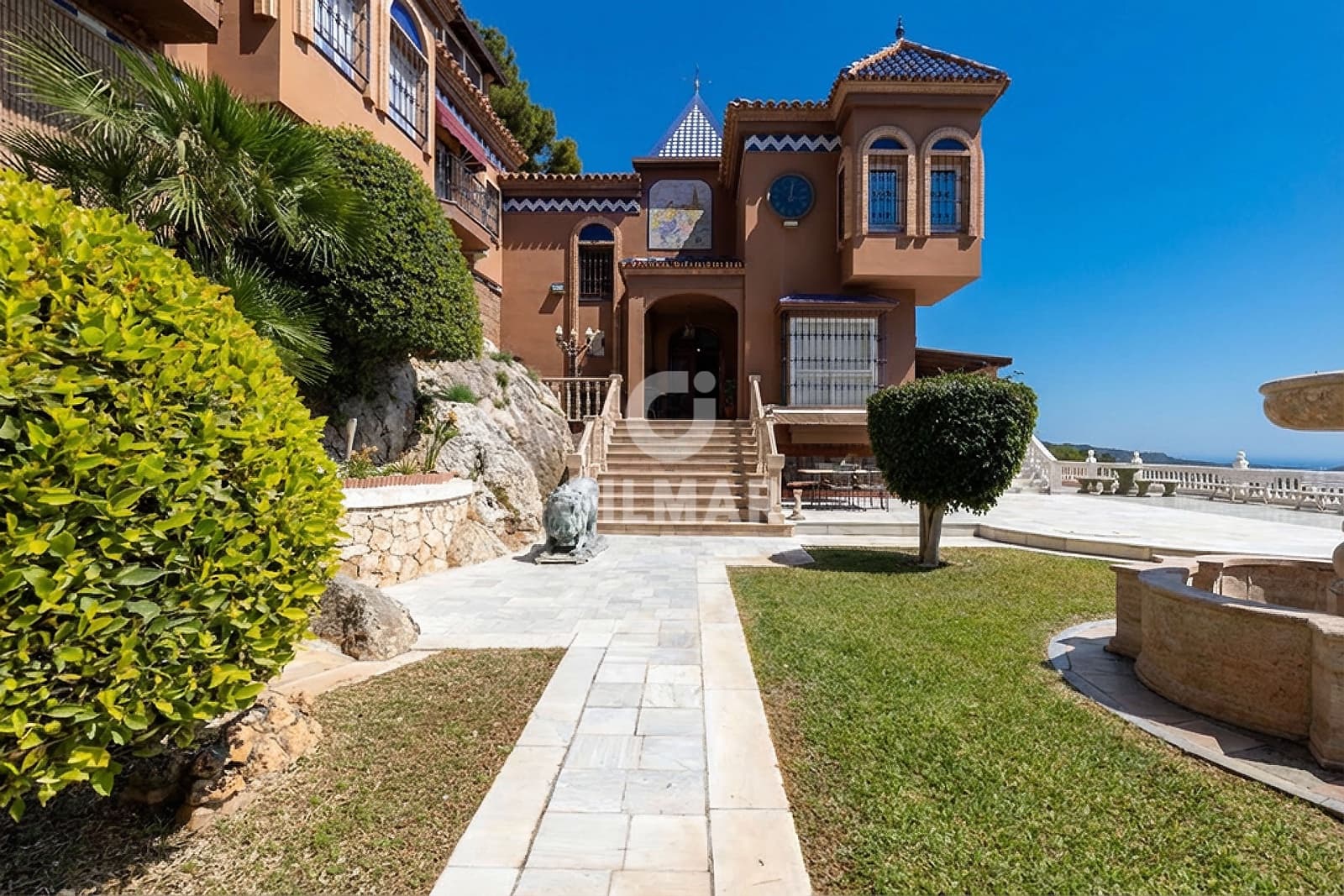 10 soverom Villa til salgs i Malaga by med svømmebasseng garasje - € 2 600 000 (Ref: 9976452)
