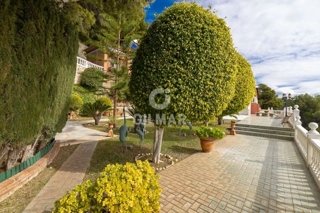 10 soverom Villa til salgs i Lomas de San Anton, Málaga by med svømmebasseng garasje - € 2 600 000 (Ref: 9976452)