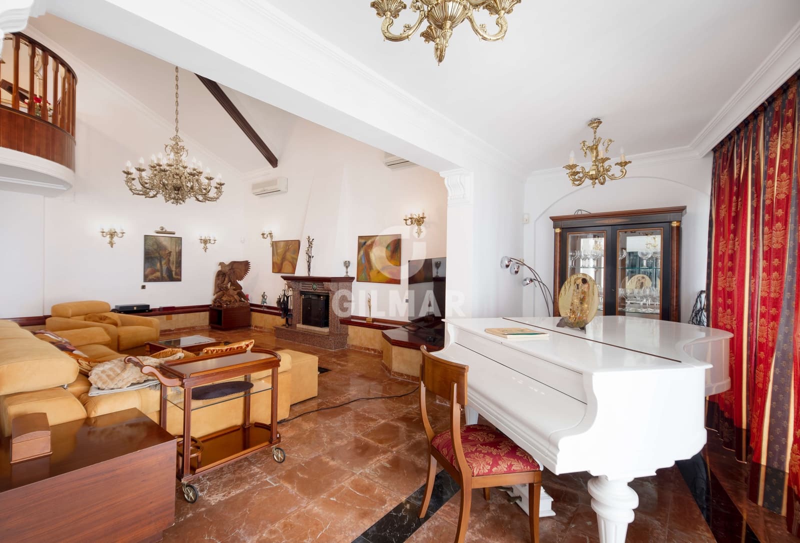 10 soverom Villa til salgs i Malaga by med svømmebasseng garasje - € 2 600 000 (Ref: 9976452)