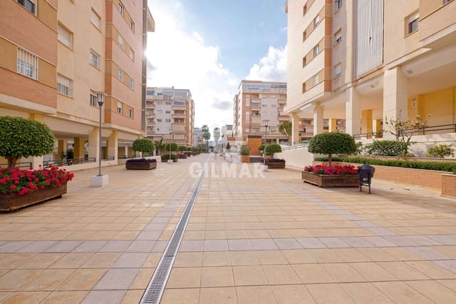 Ático de 3 habitaciones en Cañada de los Cardos, Málaga ciudad en venta con piscina garaje - 550.000 € (Ref: 9976454)