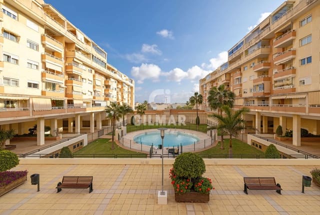 Ático de 3 habitaciones en Cañada de los Cardos, Málaga ciudad en venta con piscina garaje - 550.000 € (Ref: 9976454)