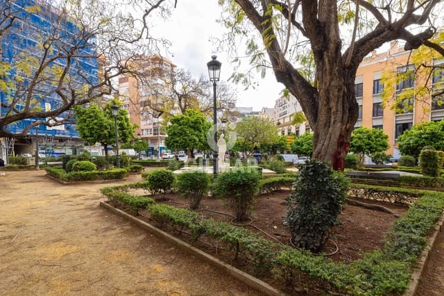 Piso de 3 habitaciones en Lagunillas, Málaga ciudad en venta - 285.000 € (Ref: 9976457)