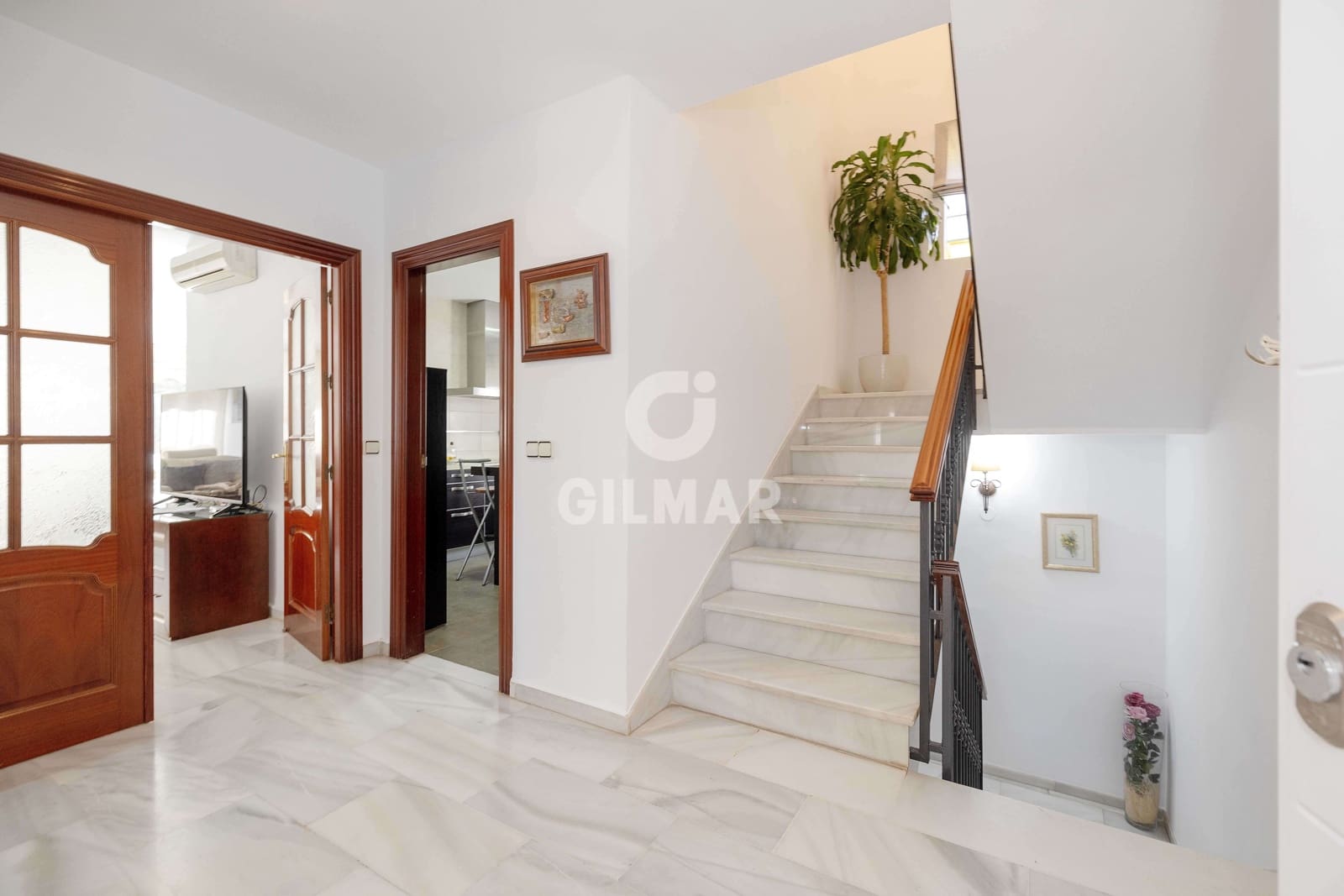 6 soverom Villa til salgs i Malaga by med svømmebasseng garasje - € 1 495 000 (Ref: 9976459)