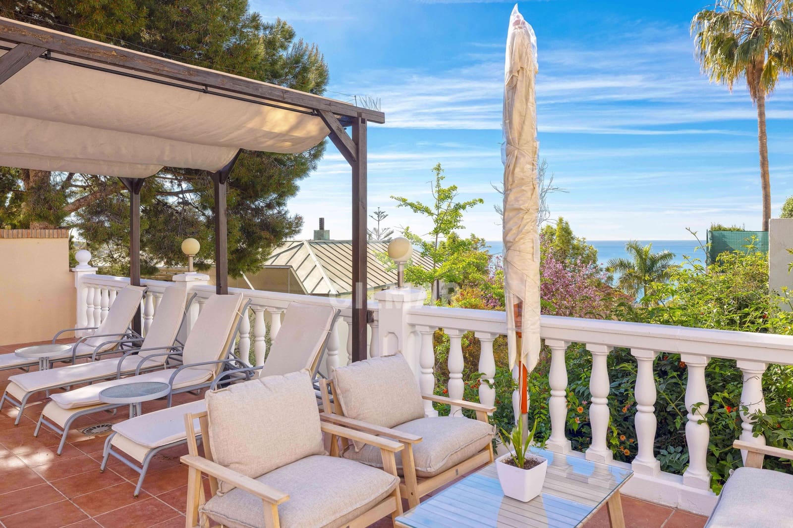 6 soverom Villa til salgs i Malaga by med svømmebasseng garasje - € 1 495 000 (Ref: 9976459)