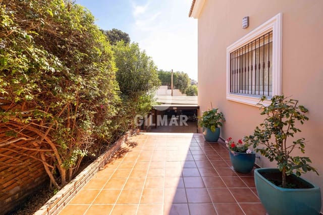 6 soverom Villa til salgs i El Candado, Málaga by med svømmebasseng garasje - € 1 495 000 (Ref: 9976459)