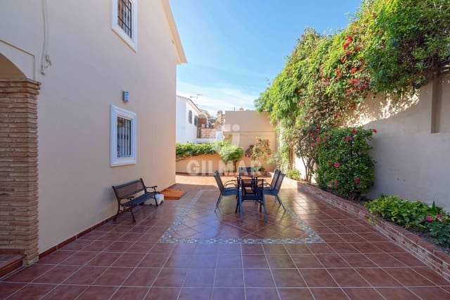 6 soverom Villa til salgs i El Candado, Málaga by med svømmebasseng garasje - € 1 495 000 (Ref: 9976459)