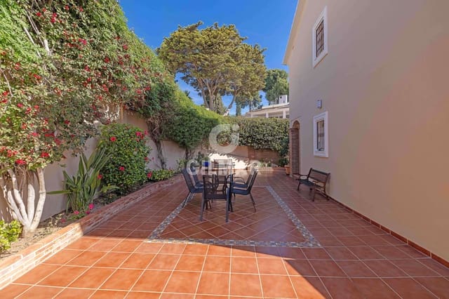 6 soverom Villa til salgs i El Candado, Málaga by med svømmebasseng garasje - € 1 495 000 (Ref: 9976459)
