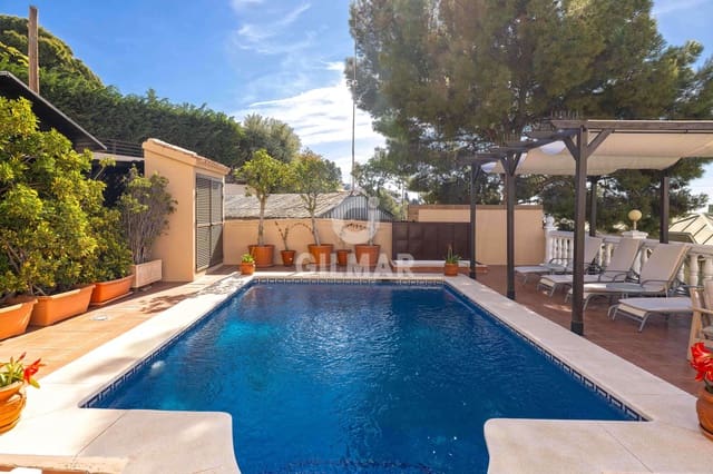6 soverom Villa til salgs i El Candado, Málaga by med svømmebasseng garasje - € 1 495 000 (Ref: 9976459)