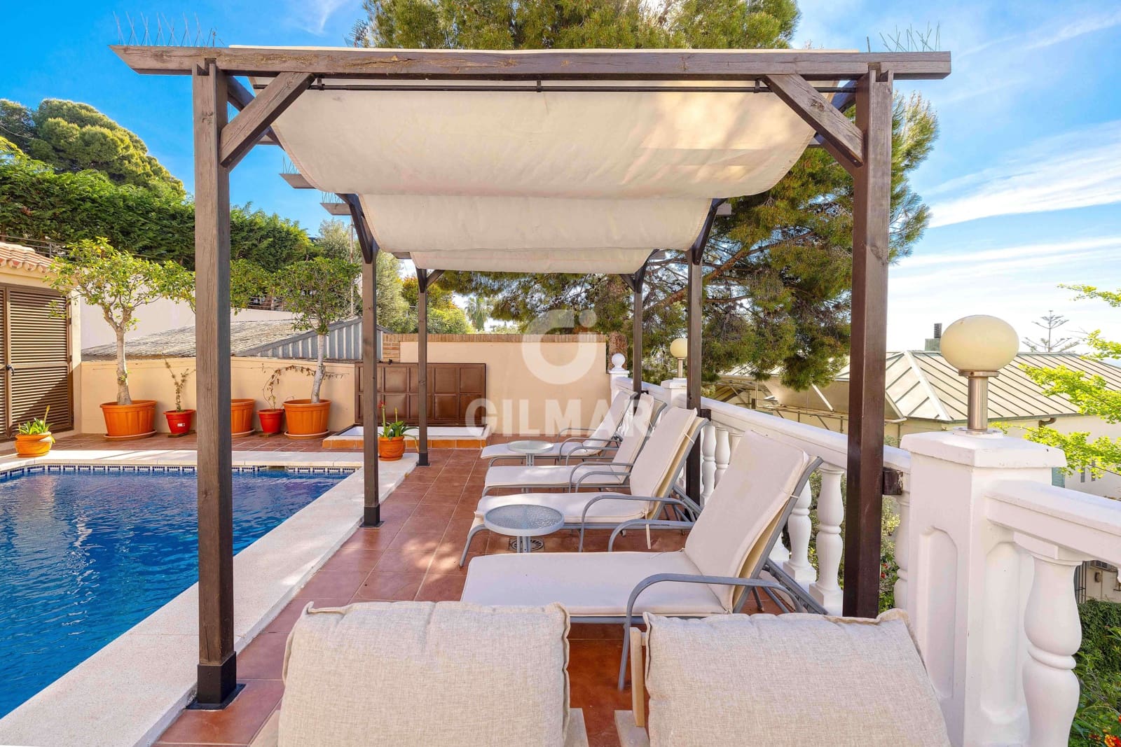 6 soverom Villa til salgs i Malaga by med svømmebasseng garasje - € 1 495 000 (Ref: 9976459)