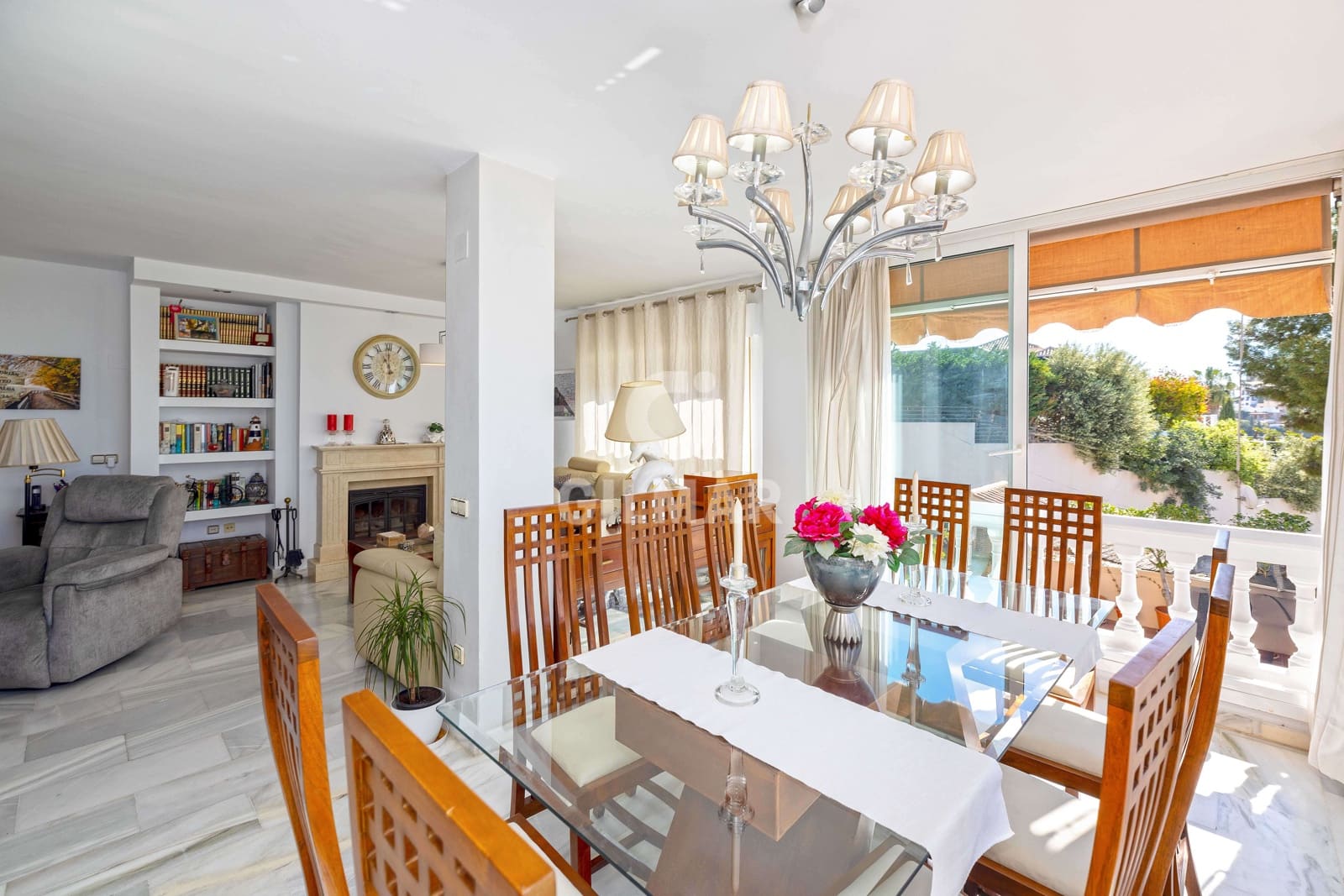 6 soverom Villa til salgs i Malaga by med svømmebasseng garasje - € 1 495 000 (Ref: 9976459)