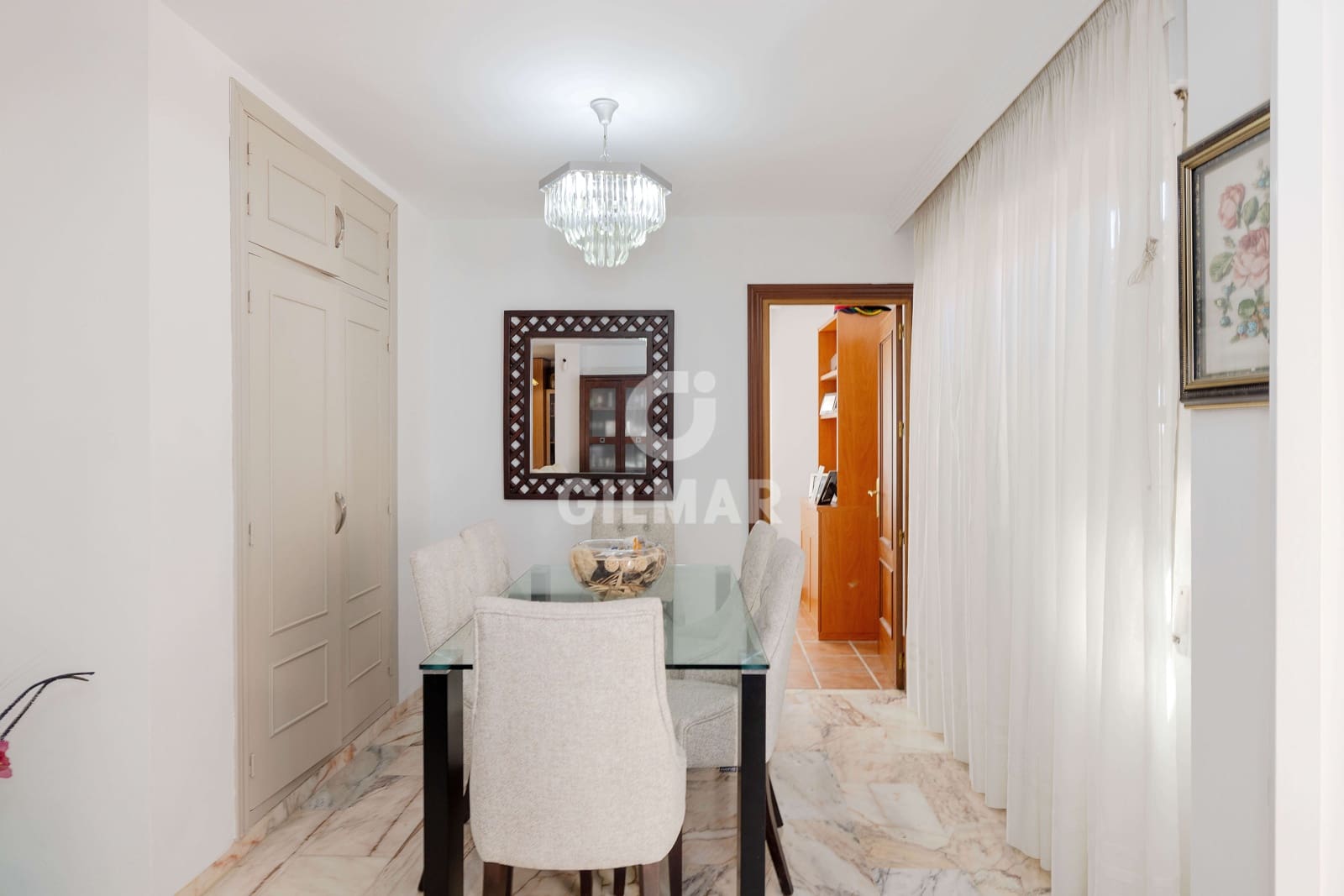6 soverom Villa til salgs i Malaga by med svømmebasseng garasje - € 1 495 000 (Ref: 9976459)