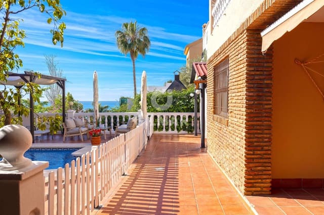 6 soverom Villa til salgs i El Candado, Málaga by med svømmebasseng garasje - € 1 495 000 (Ref: 9976459)