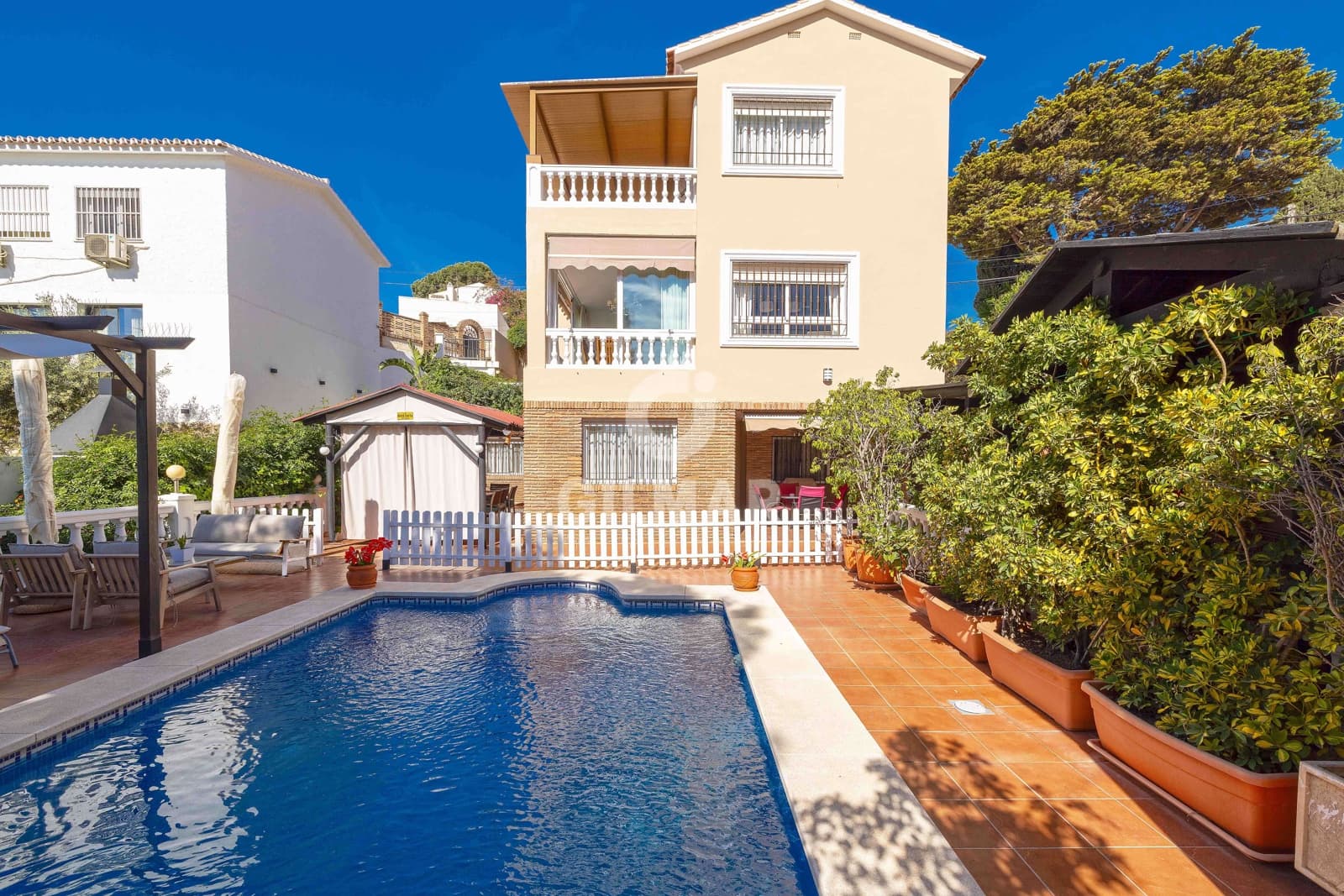 6 soverom Villa til salgs i Malaga by med svømmebasseng garasje - € 1 495 000 (Ref: 9976459)