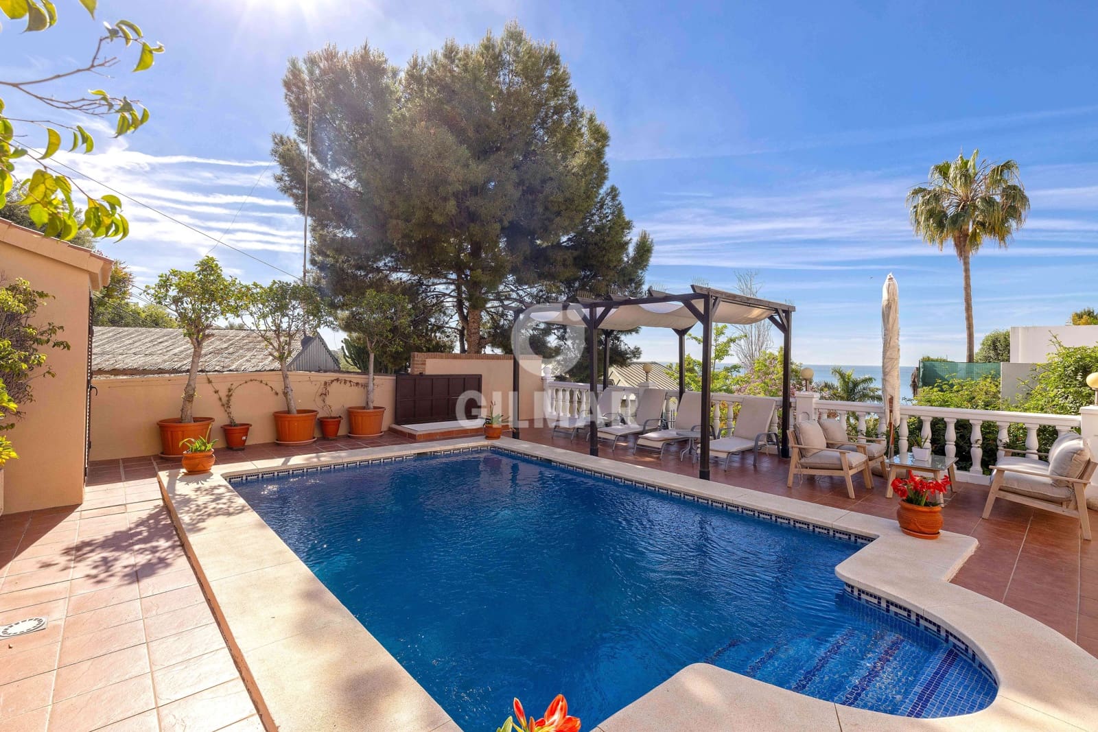 6 soverom Villa til salgs i Malaga by med svømmebasseng garasje - € 1 495 000 (Ref: 9976459)