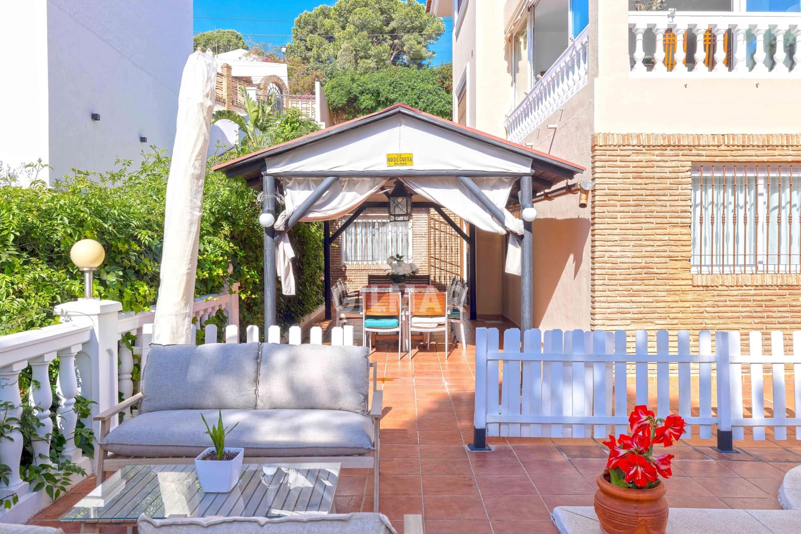 6 soverom Villa til salgs i Malaga by med svømmebasseng garasje - € 1 495 000 (Ref: 9976459)