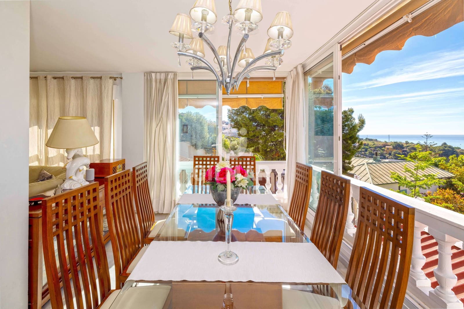 6 soverom Villa til salgs i Malaga by med svømmebasseng garasje - € 1 495 000 (Ref: 9976459)