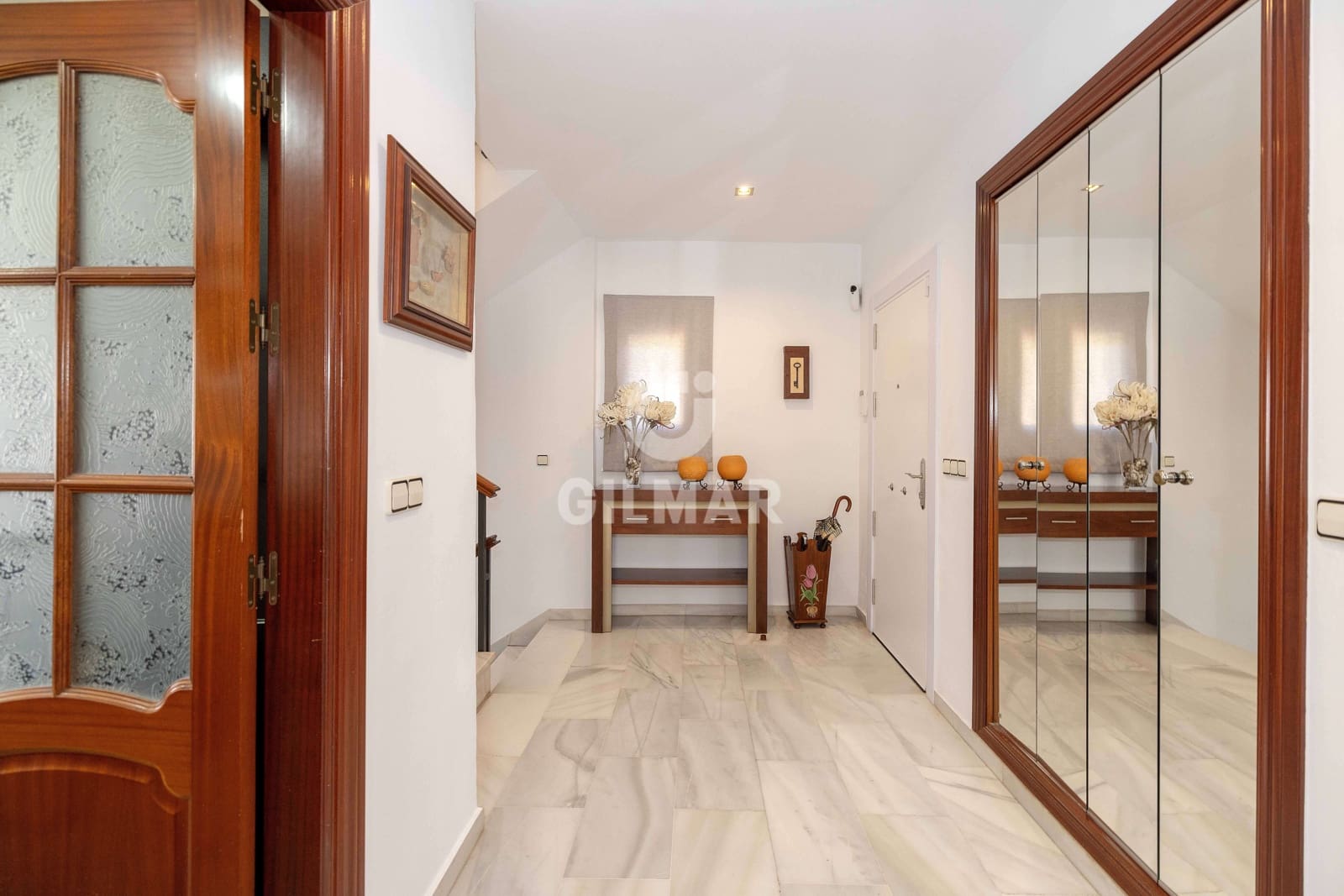 6 soverom Villa til salgs i Malaga by med svømmebasseng garasje - € 1 495 000 (Ref: 9976459)