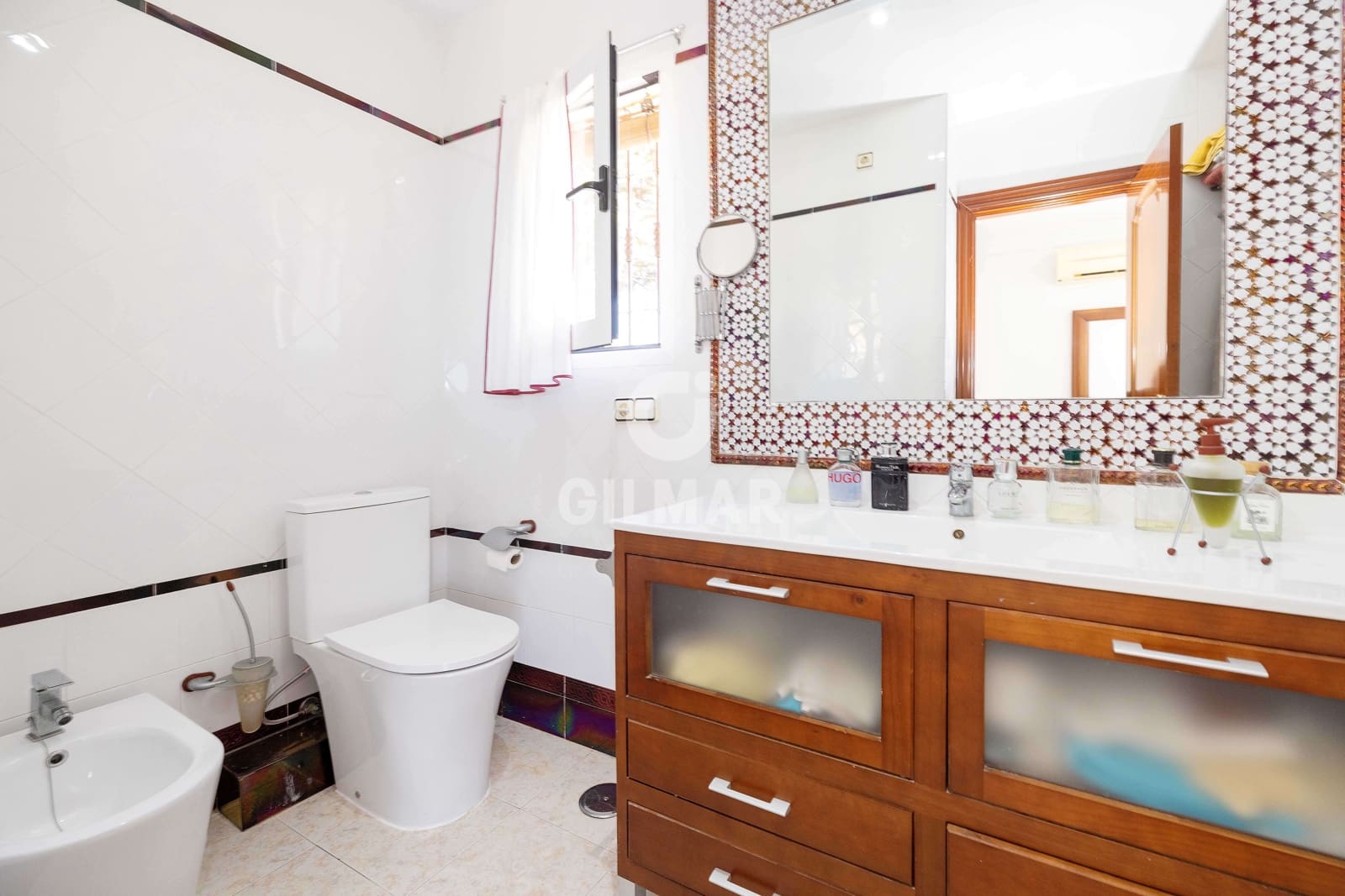 6 soverom Villa til salgs i Malaga by med svømmebasseng garasje - € 1 495 000 (Ref: 9976459)