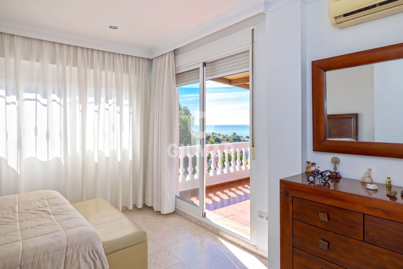 6 soverom Villa til salgs i Malaga by med svømmebasseng garasje - € 1 495 000 (Ref: 9976459)