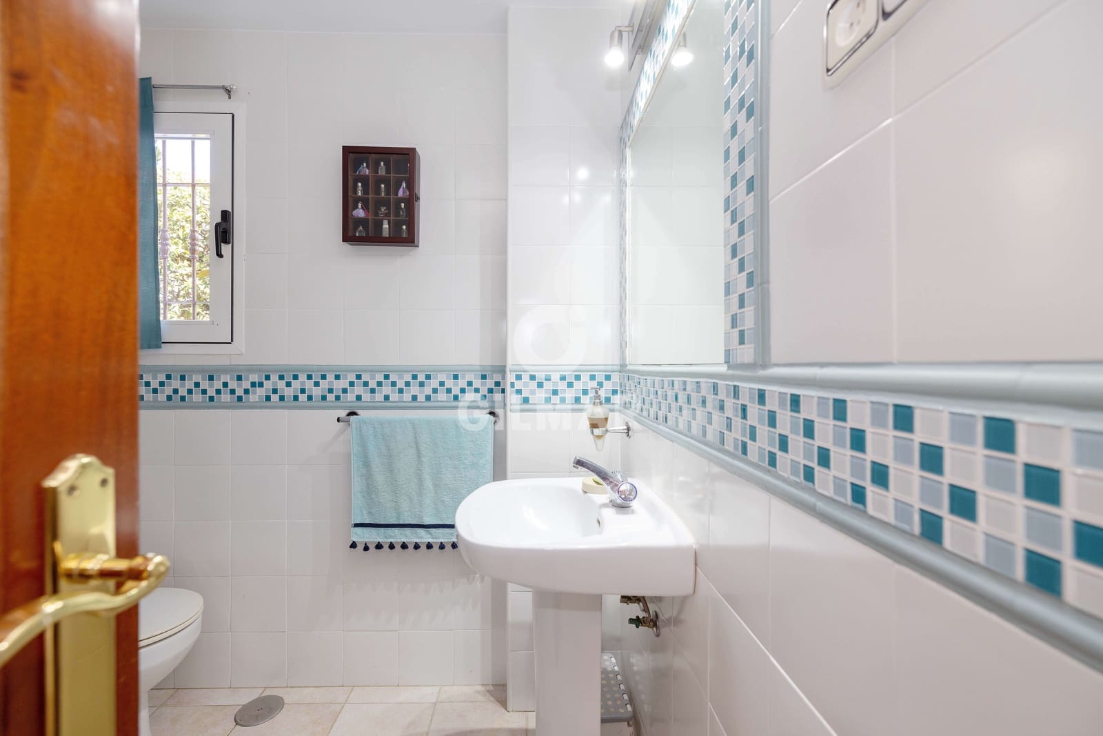 6 soverom Villa til salgs i Malaga by med svømmebasseng garasje - € 1 495 000 (Ref: 9976459)