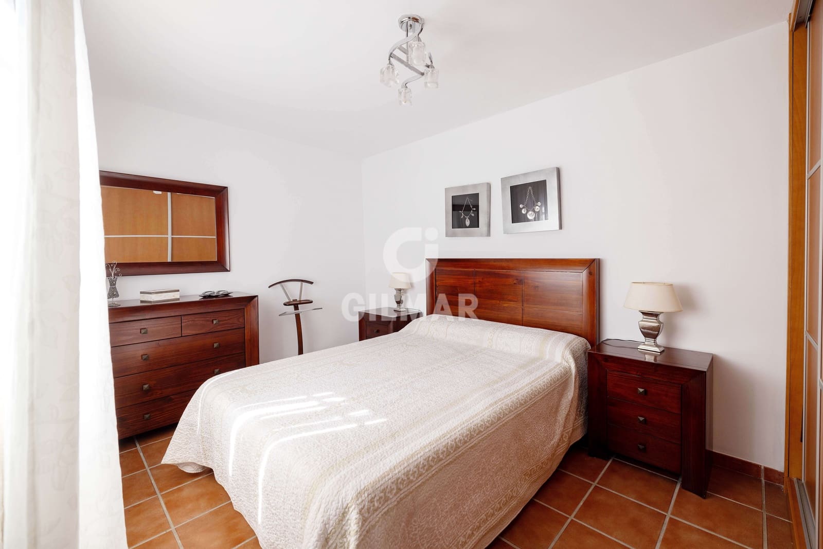 6 soverom Villa til salgs i Malaga by med svømmebasseng garasje - € 1 495 000 (Ref: 9976459)