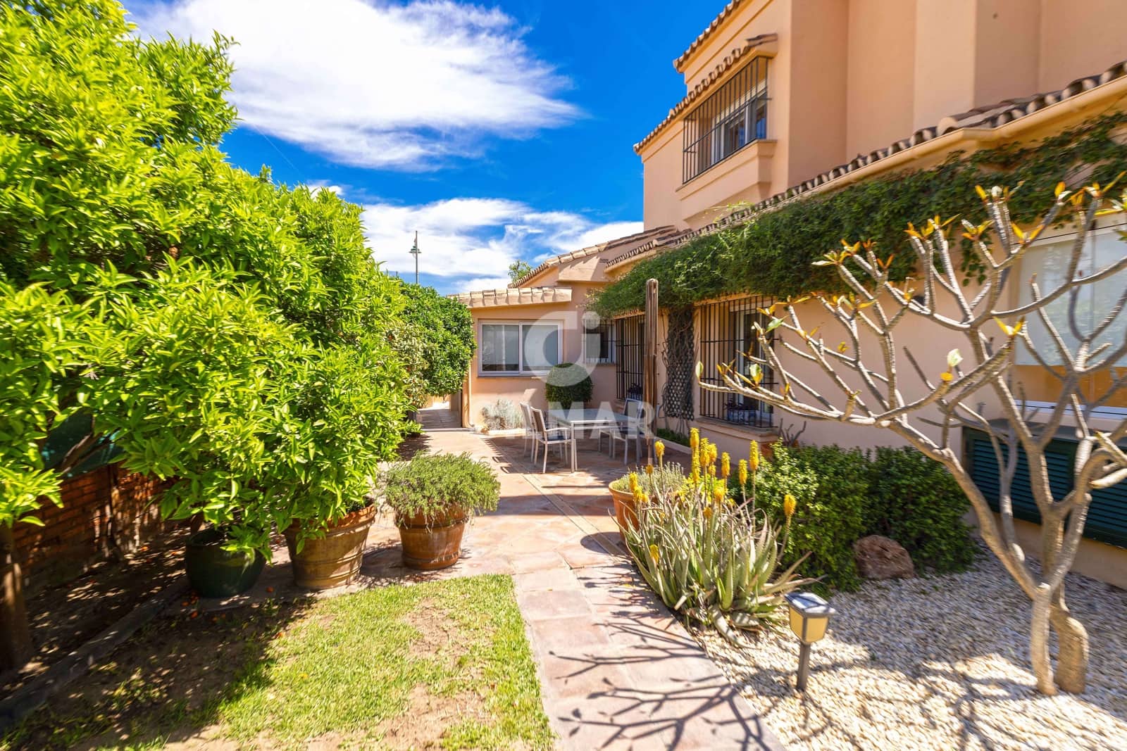 4 soveværelse Villa til salg i Churriana med swimmingpool garage - € 1.990.000 (Ref: 9976460)
