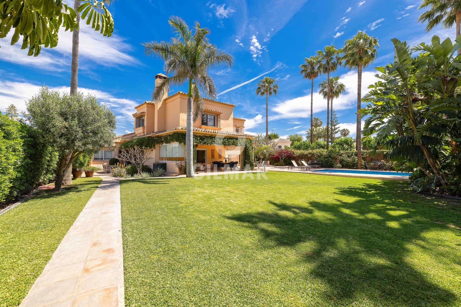 4 soveværelse Villa til salg i Churriana med swimmingpool garage - € 1.990.000 (Ref: 9976460)