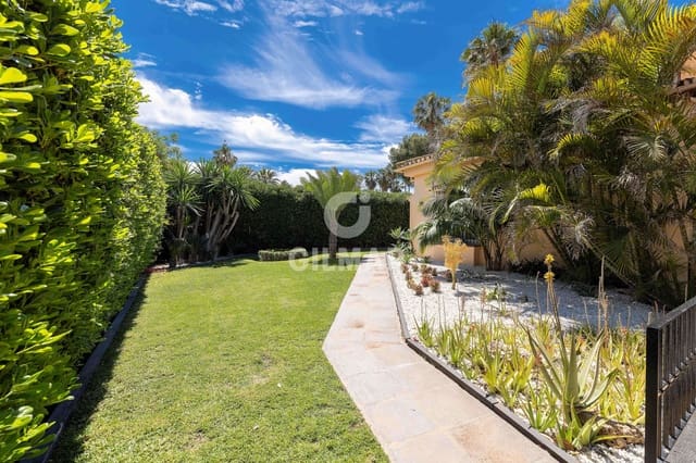 4 soveværelse Villa til salg i Guadalmar, Málaga by med swimmingpool garage - € 1.990.000 (Ref: 9976460)