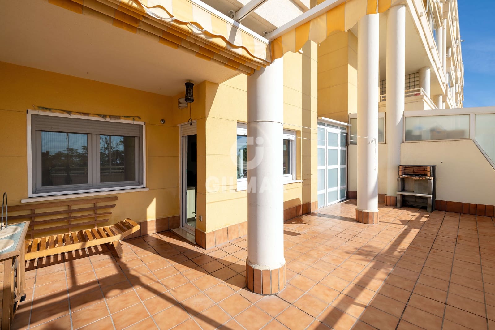 2 soveværelse Lejlighed til salg i Malaga by med swimmingpool garage - € 594.000 (Ref: 9976462)