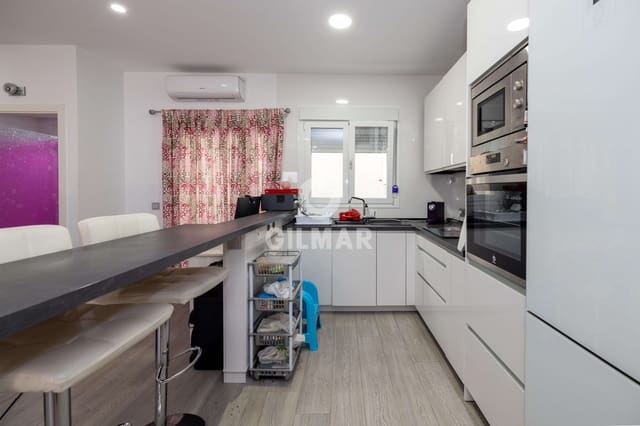 3 soveværelse Villa til salg i Tiro de Pichon, Málaga by - € 480.000 (Ref: 9976469)