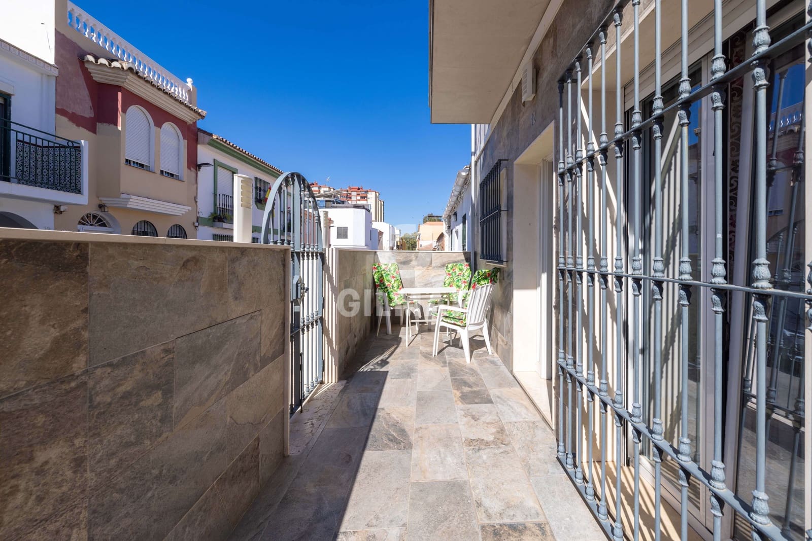 Chalet de 3 habitaciones en Málaga ciudad en venta - 480.000 € (Ref: 9976469)