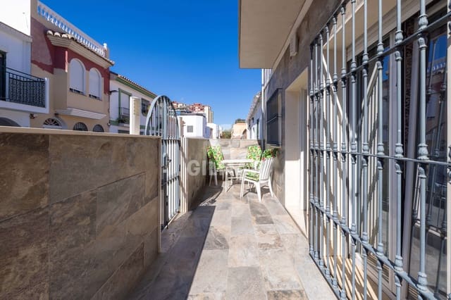 3 soveværelse Villa til salg i Tiro de Pichon, Málaga by - € 480.000 (Ref: 9976469)