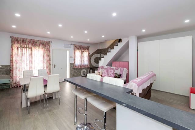 3 soveværelse Villa til salg i Tiro de Pichon, Málaga by - € 480.000 (Ref: 9976469)