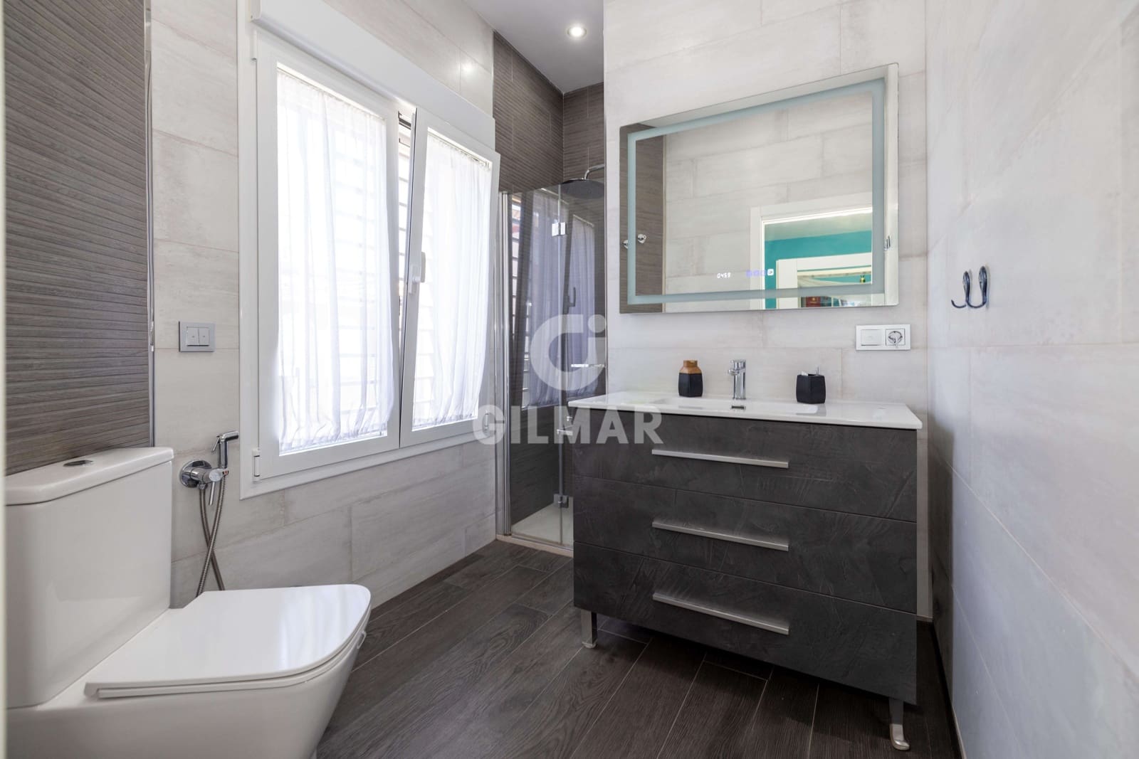 Chalet de 3 habitaciones en Málaga ciudad en venta - 480.000 € (Ref: 9976469)