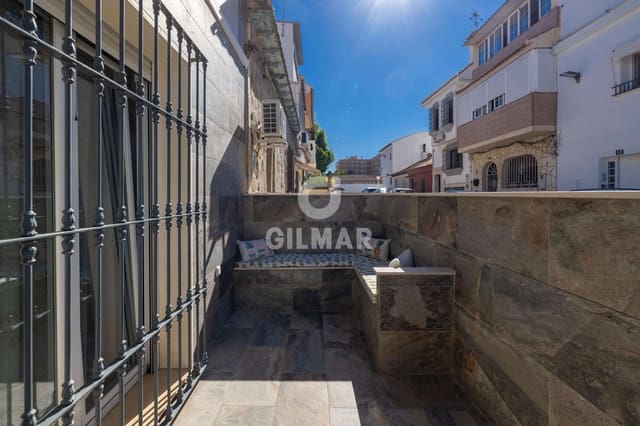 3 soveværelse Villa til salg i Tiro de Pichon, Málaga by - € 480.000 (Ref: 9976469)