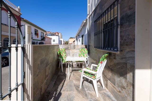 3 soveværelse Villa til salg i Tiro de Pichon, Málaga by - € 480.000 (Ref: 9976469)