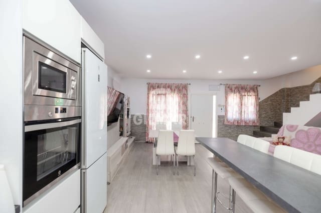 3 soveværelse Villa til salg i Tiro de Pichon, Málaga by - € 480.000 (Ref: 9976469)